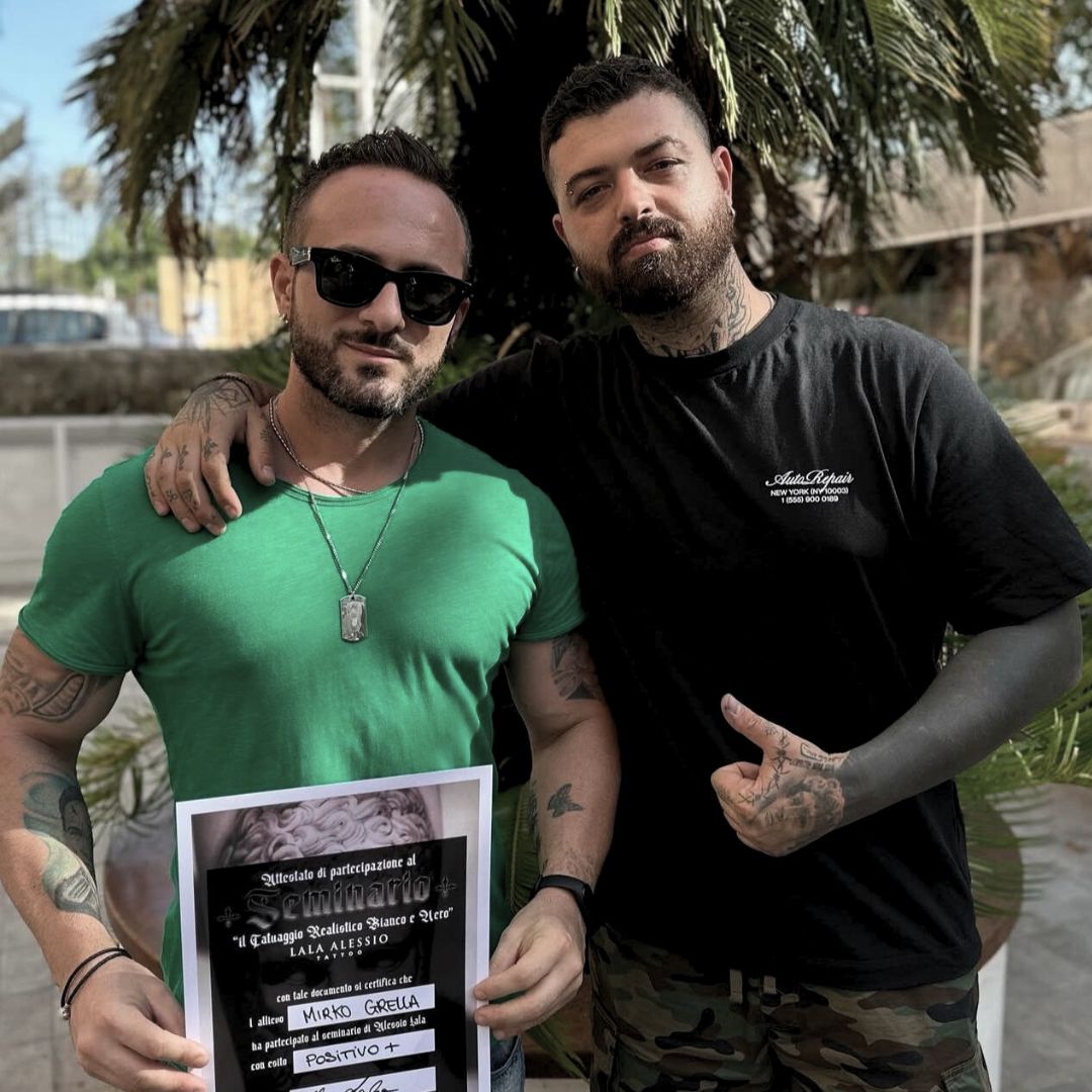 Studente Alessio Lala Academy con attestato tatuaggio
