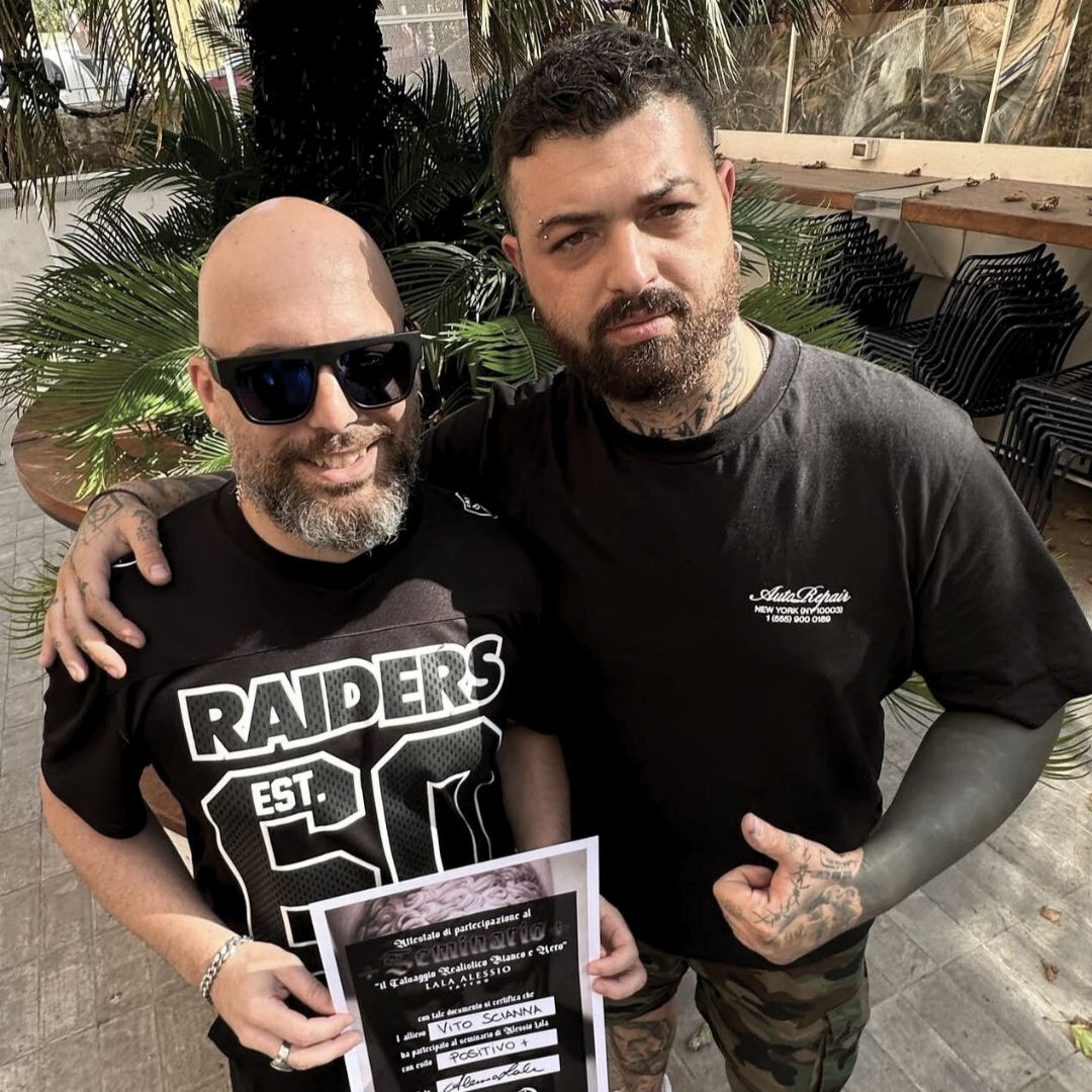 Studente Alessio Lala Academy con attestato tatuaggio